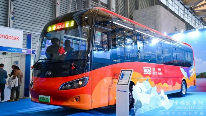 宇悦E10领衔 云顶国际官网闪耀2024上海国际客车展