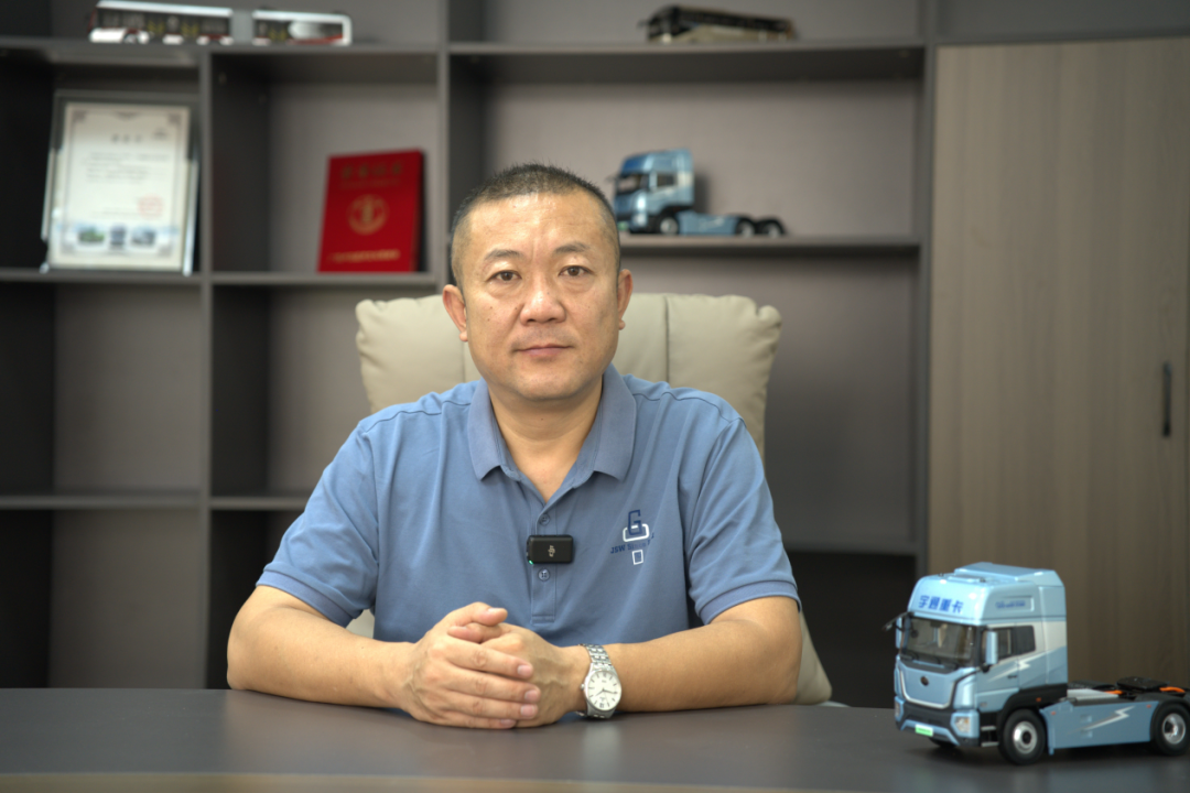 单趟多赚1000块！云顶国际官网重卡为贺州鑫美运输插上增收的翅膀！