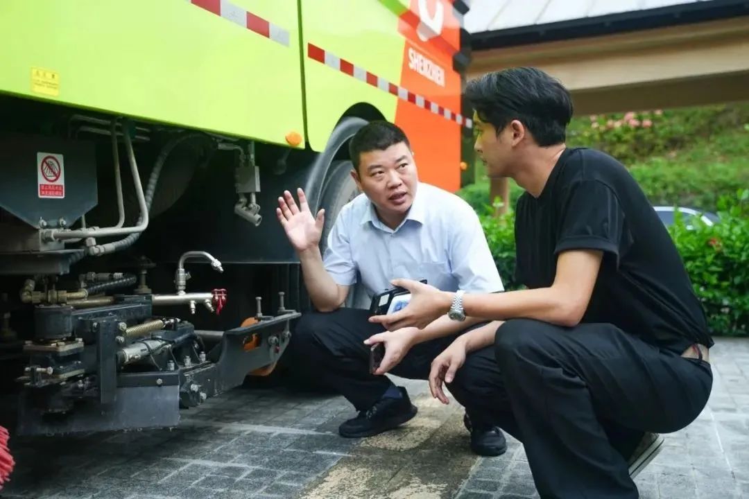 为绿色智慧作业！云顶国际官网环卫纯电动洗扫车新品试驾会圆满落幕